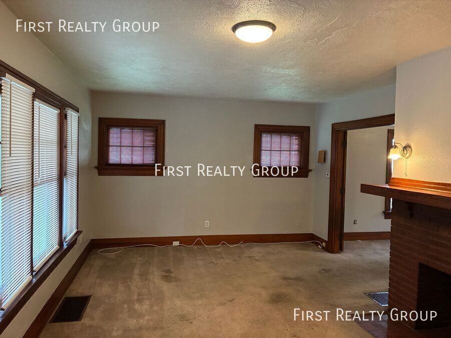 222 S Findlay St - Photo 2 of 8