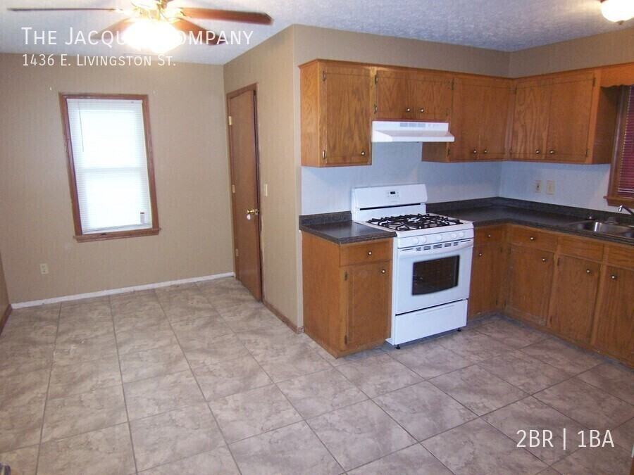 1436 E Livingston St - Photo 3 of 8