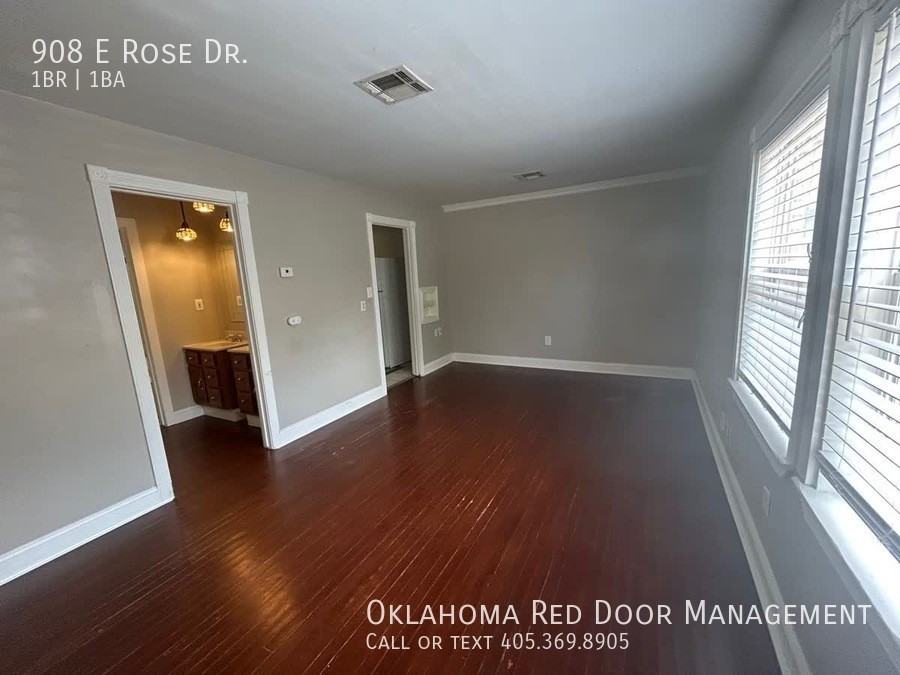 908 E Rose Dr - Photo 3 of 20
