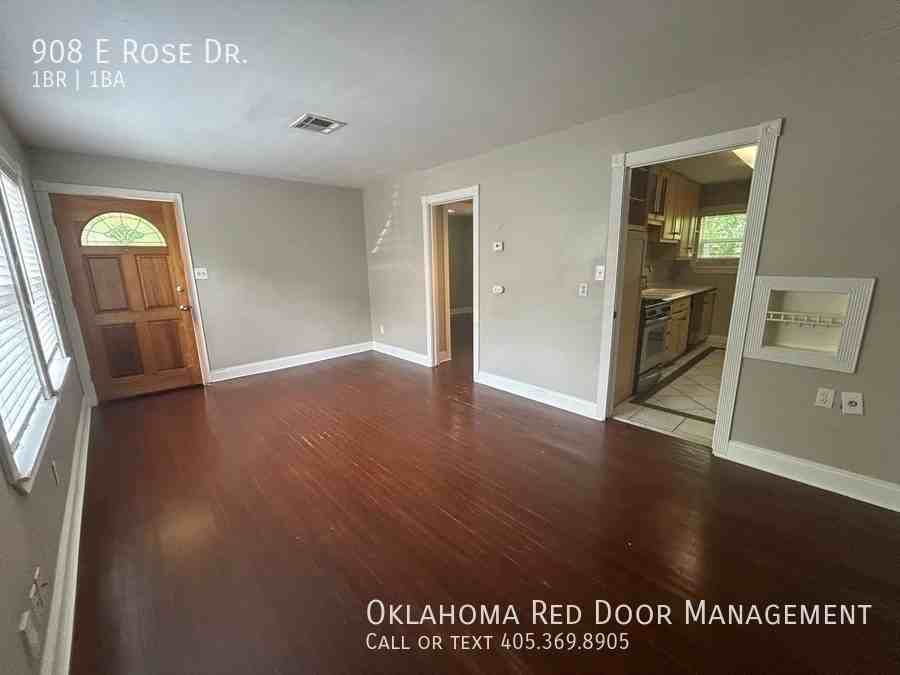 908 E Rose Dr - Photo 4 of 20