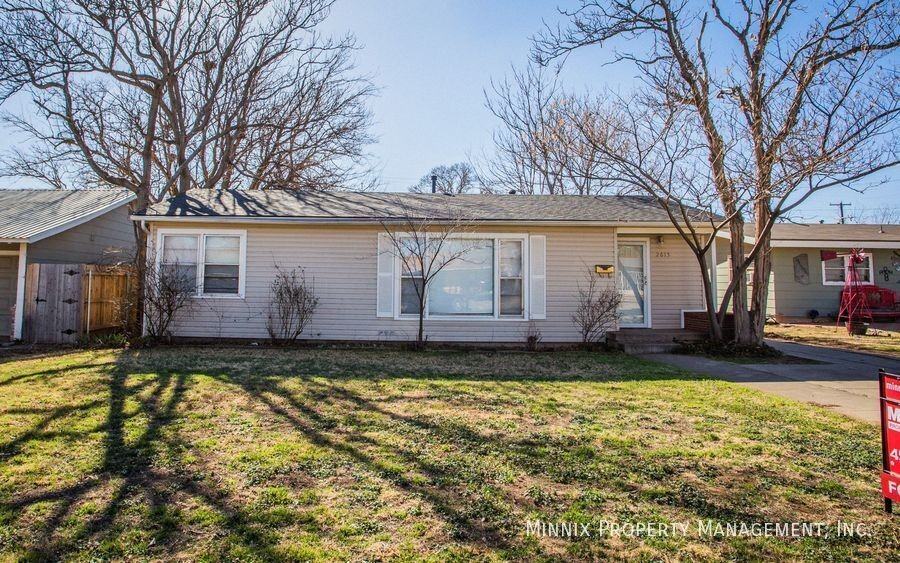 2615 45th St - Photo 2 of 27