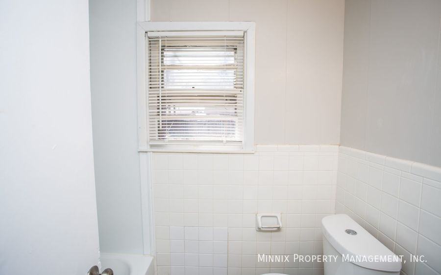 2615 45th St - Photo 7 of 27