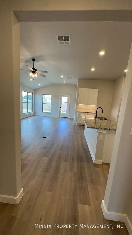 3526 Turner Ave - Photo 4 of 18
