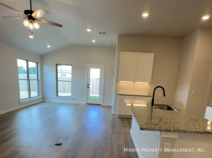 3526 Turner Ave - Photo 5 of 18