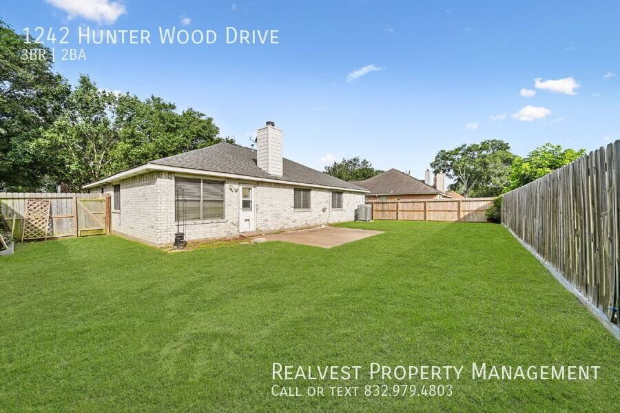 1242 Hunter Wood Dr - Photo 5 of 20