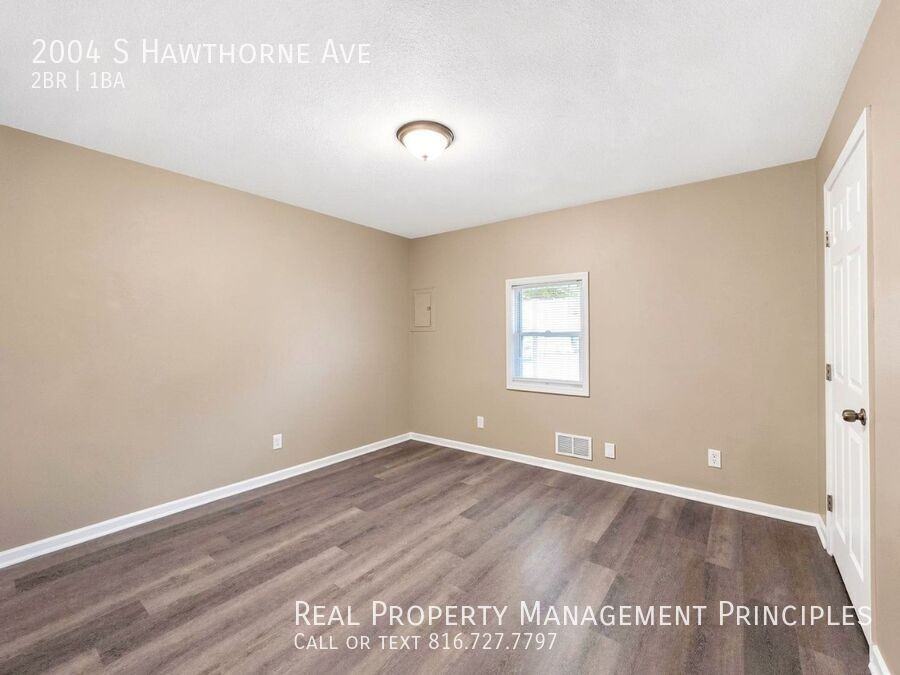 2004 S Hawthorne Ave - Photo 6 of 11