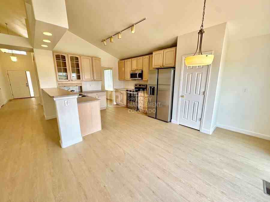8407 Dove Ridge Way - Photo 4 of 36