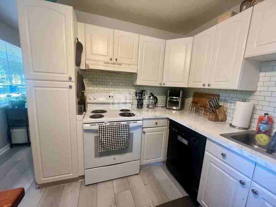 6178 S Spotswood St - Photo 7 of 15