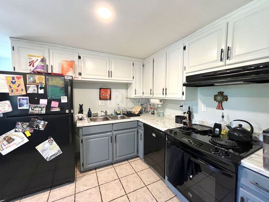 811 Holmes Dr - Photo 5 of 20