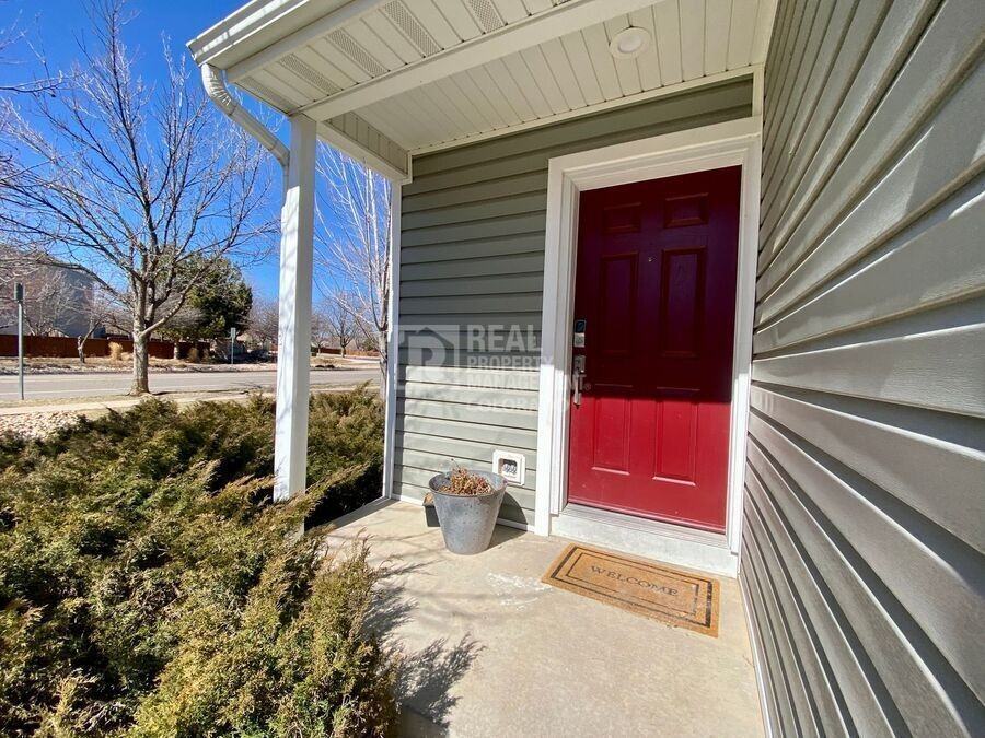 2021 Dove Creek Ct - Photo 2 of 32