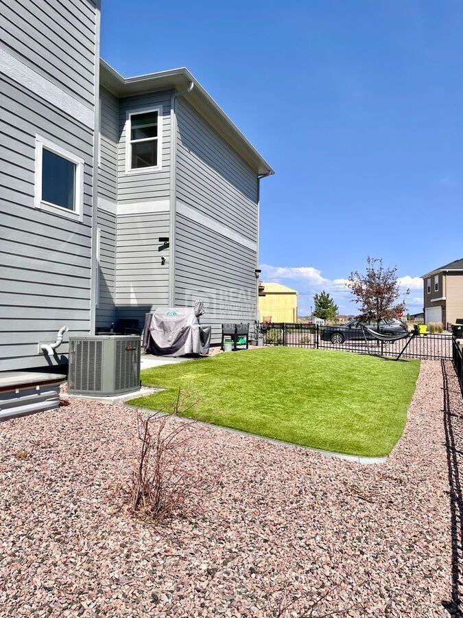 9056 Wolf Valley Dr - Photo 3 of 24