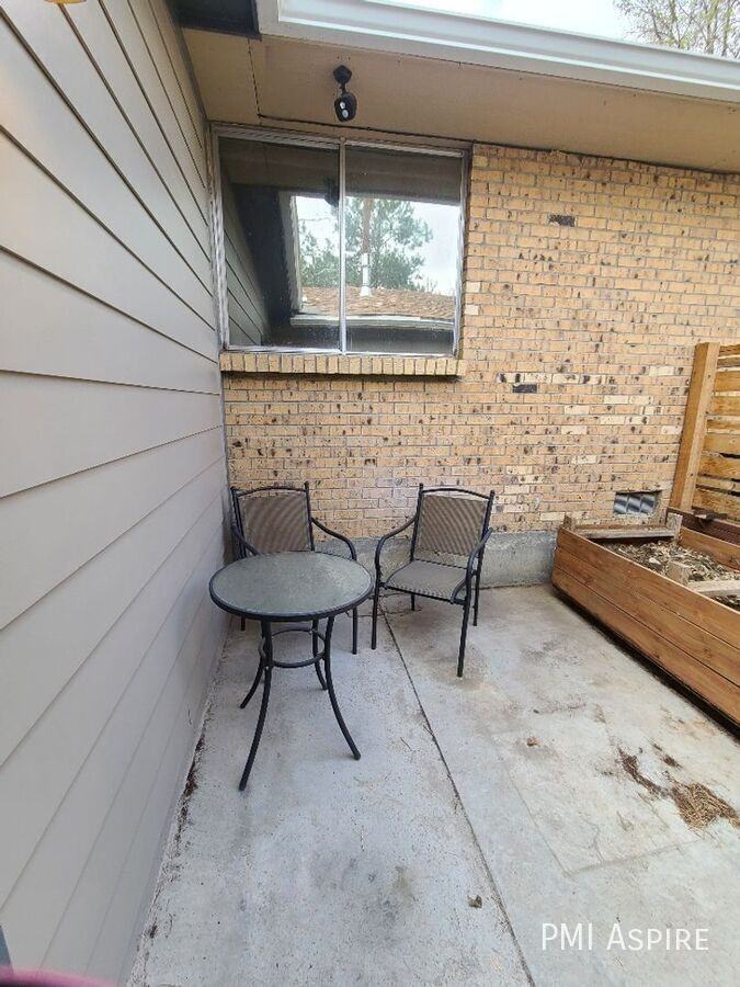 6215 W 53rd Ave - Photo 4 of 23