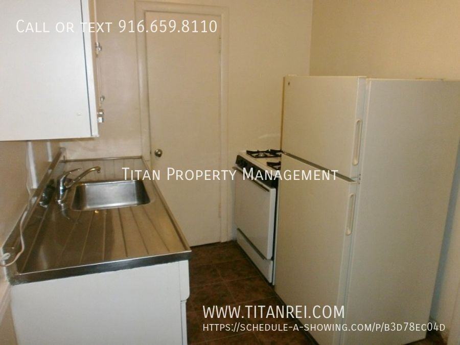2320 G St #3 - Photo 4 of 8
