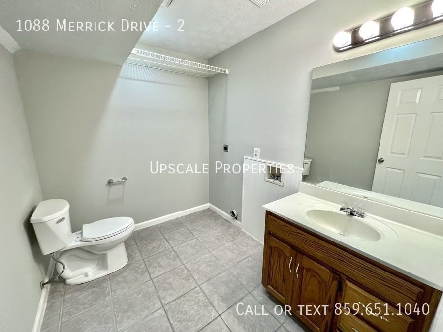 1088 Merrick Dr #2 - Photo 5 of 10