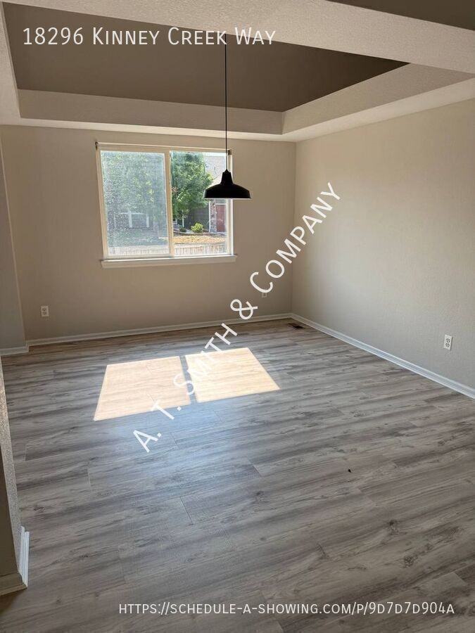 18296 Kinney Creek Way - Photo 5 of 22