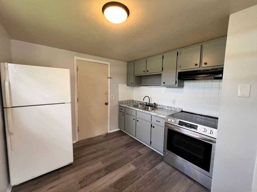 9318 Eastfield Rd #A - Photo 2 of 6
