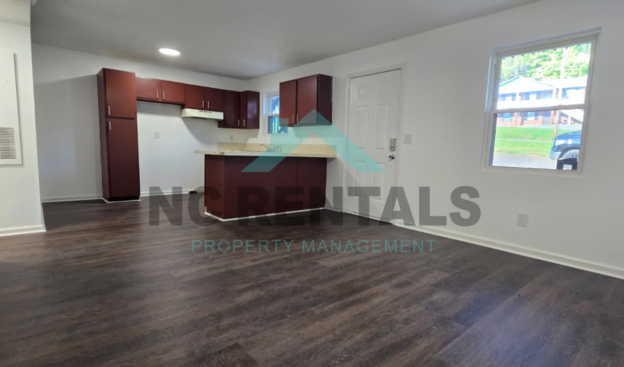 2559 Green Oaks Ct #B - Photo 5 of 26