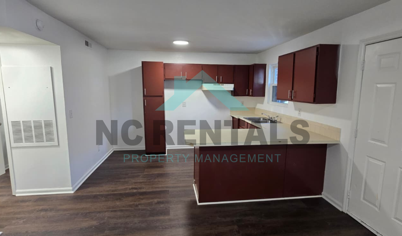 2559 Green Oaks Ct #B - Photo 6 of 26