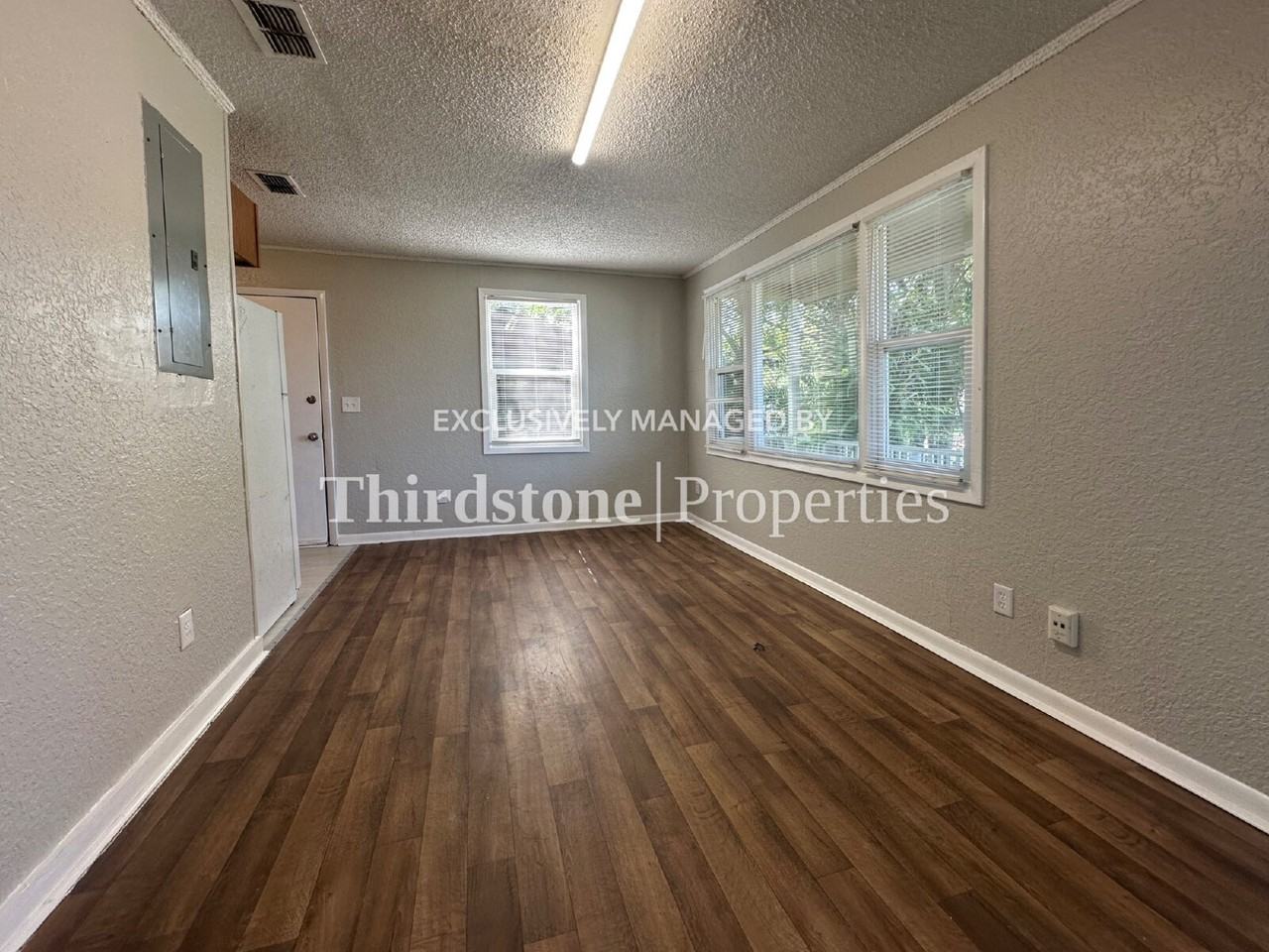 1853 W 6th St - Photo 3 of 15