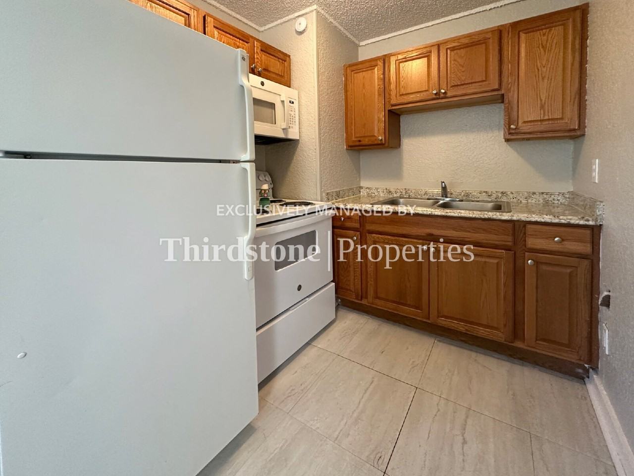 1853 W 6th St - Photo 4 of 15