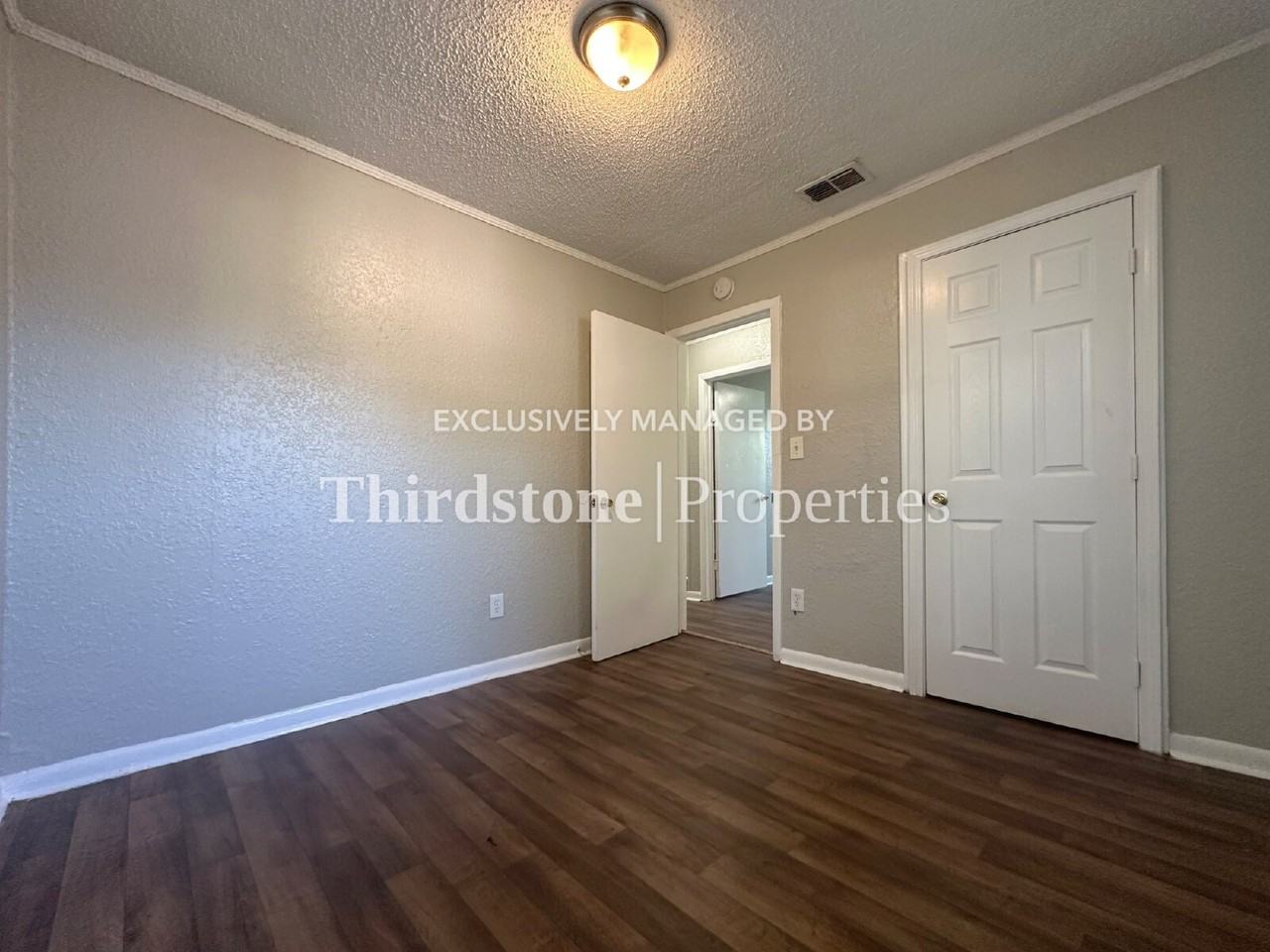 1853 W 6th St - Photo 5 of 15
