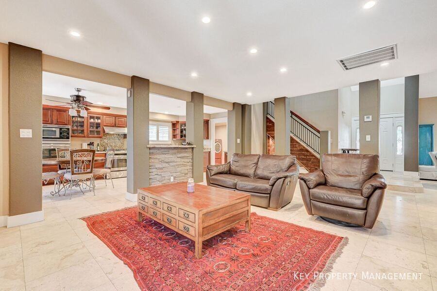 3880 Leisure Ln - Photo 5 of 17