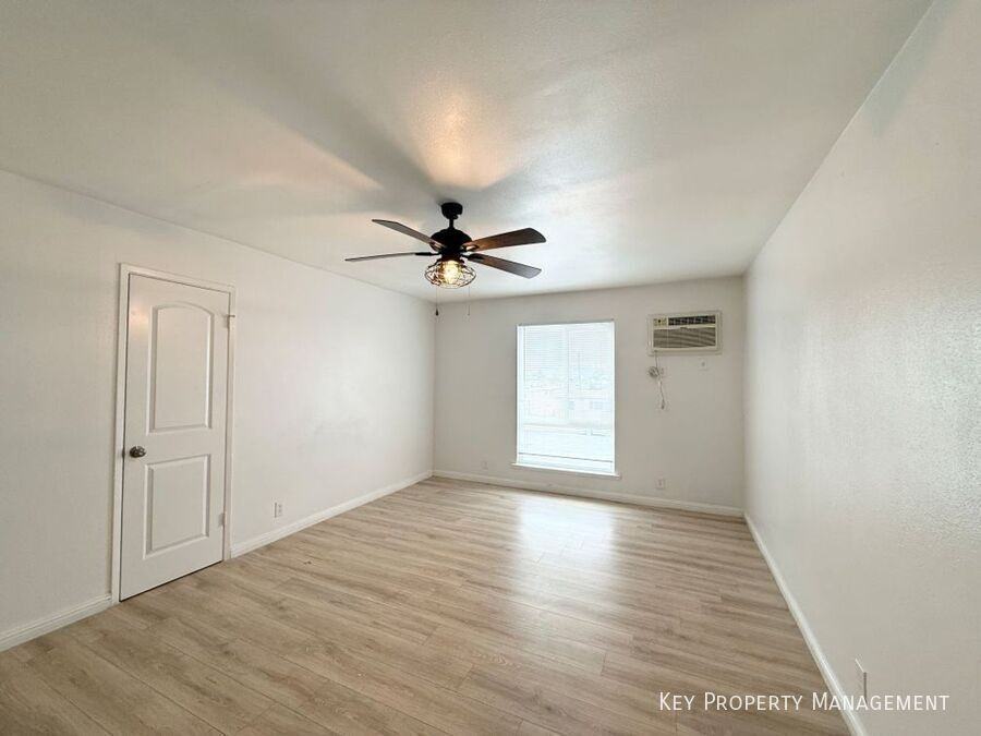 2105 Webster St #3 - Photo 3 of 19
