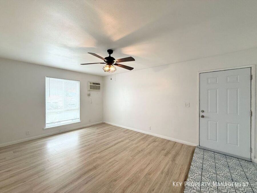 2105 Webster St #3 - Photo 4 of 19