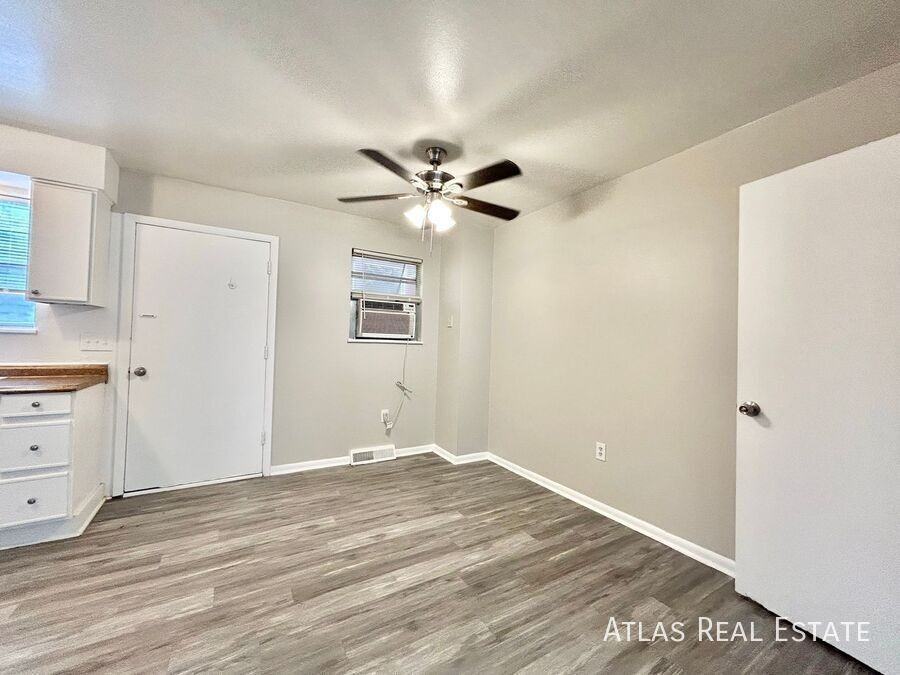 331 N Columbine St #D - Photo 3 of 26