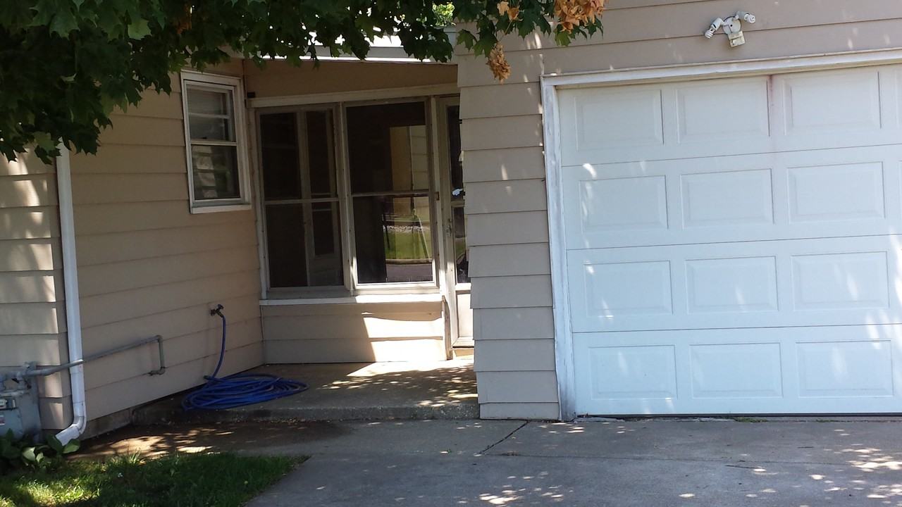 151 Allison St - Photo 2 of 5