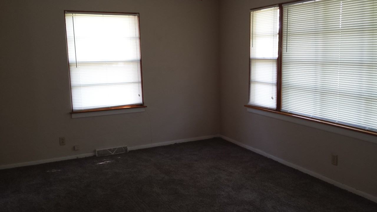 151 Allison St - Photo 3 of 5