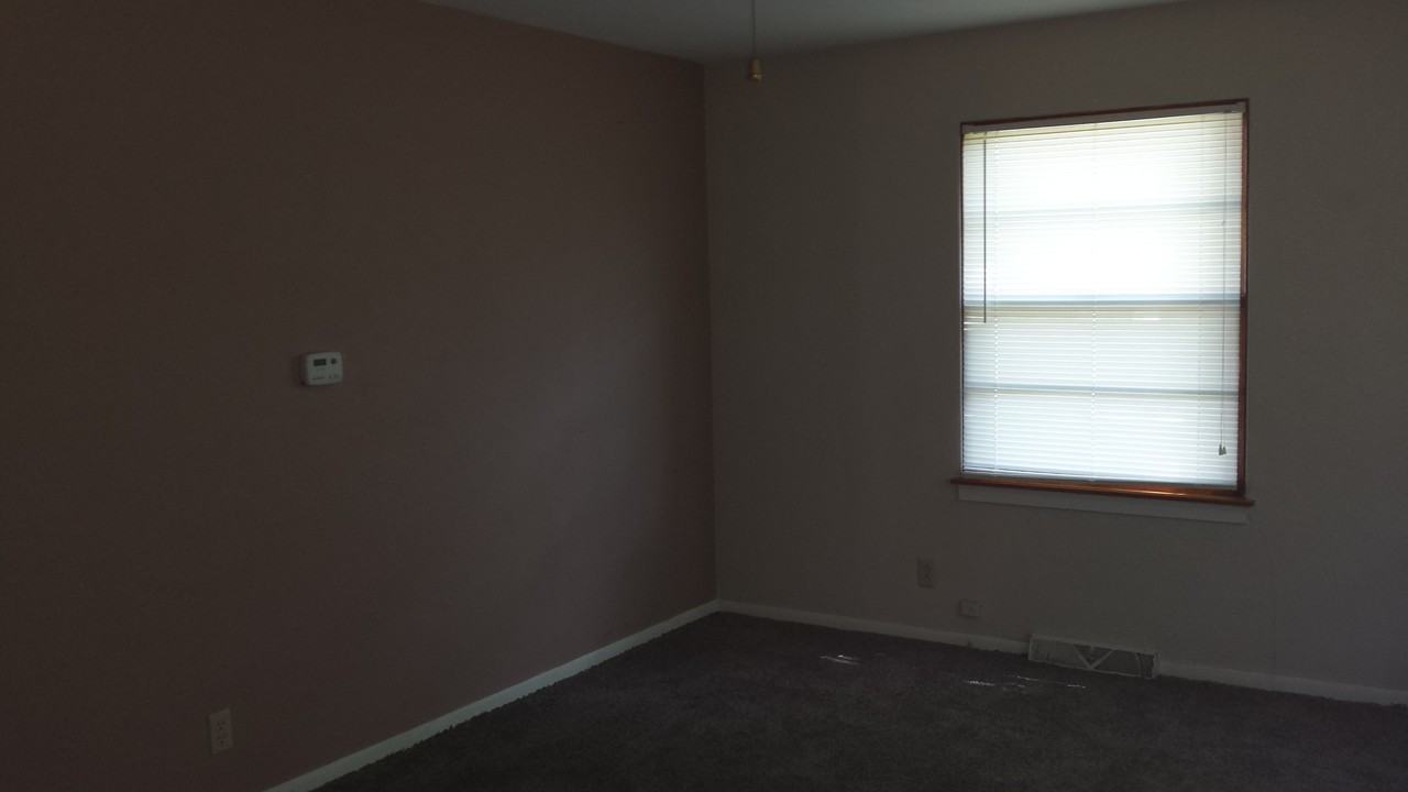 151 Allison St - Photo 4 of 5