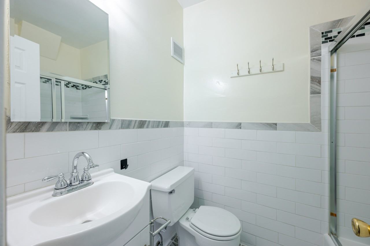105 9th St Se #302 - Photo 6 of 17