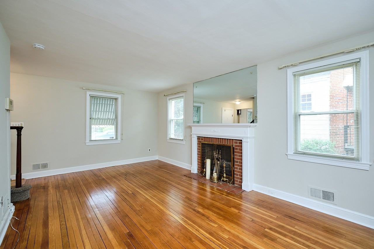 3617 28th St Ne - Photo 4 of 36