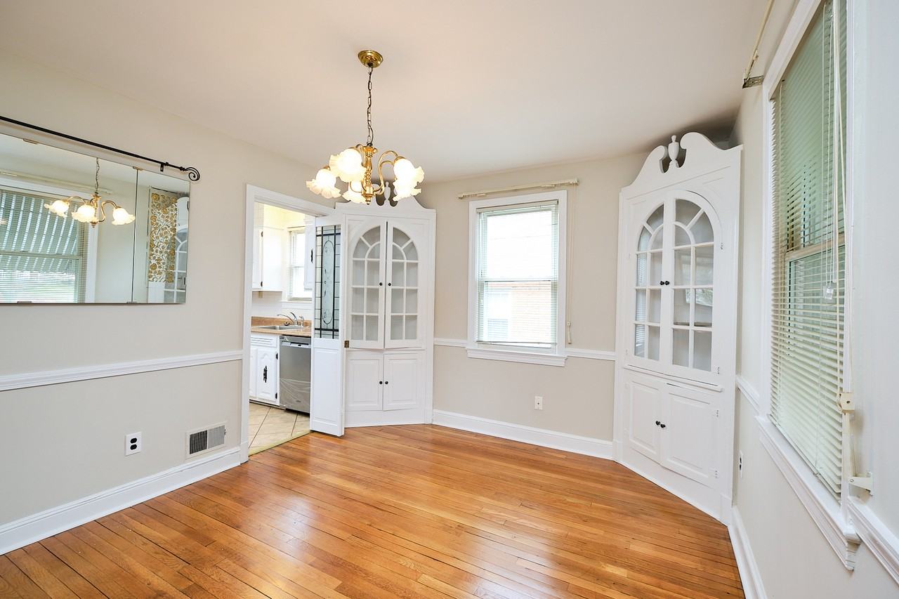 3617 28th St Ne - Photo 5 of 36