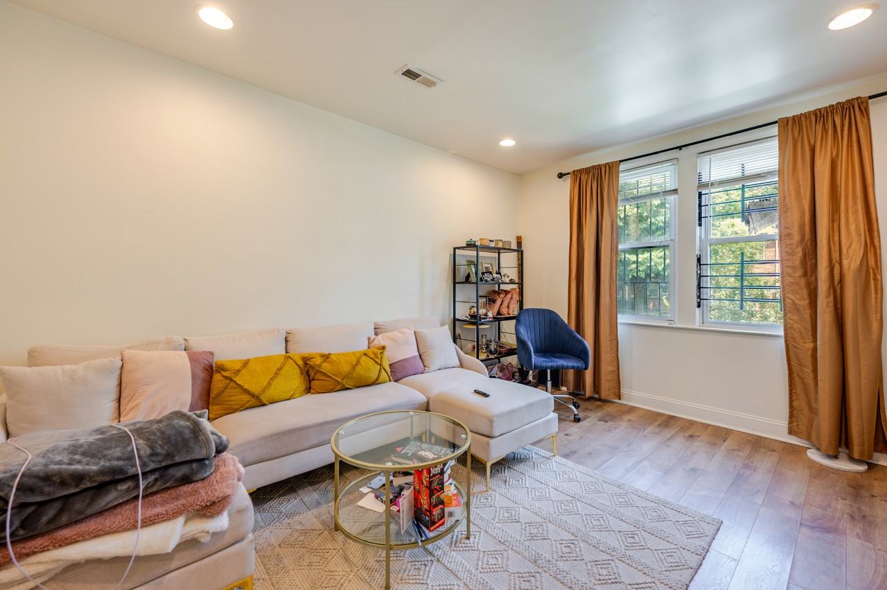 1909 M St Ne #2