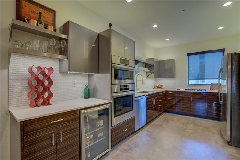 807 Nw 9th St - Photo 2 of 21