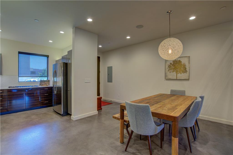 807 Nw 9th St - Photo 3 of 21