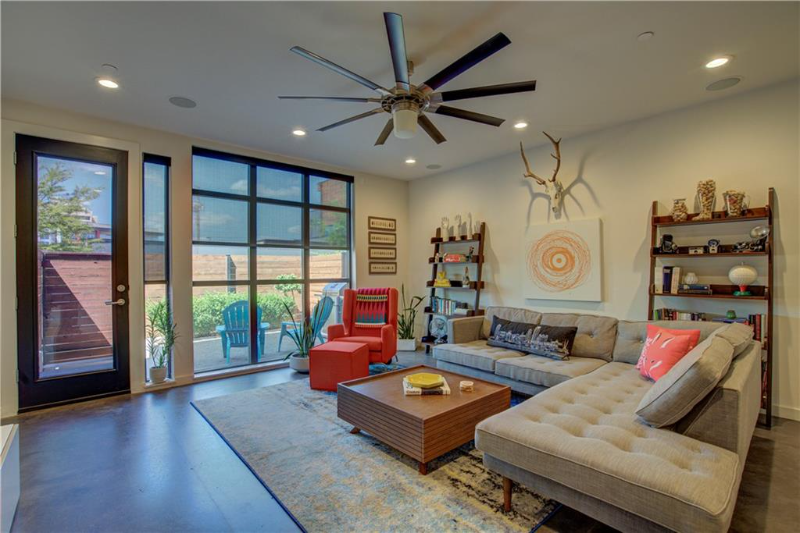 807 Nw 9th St - Photo 6 of 21