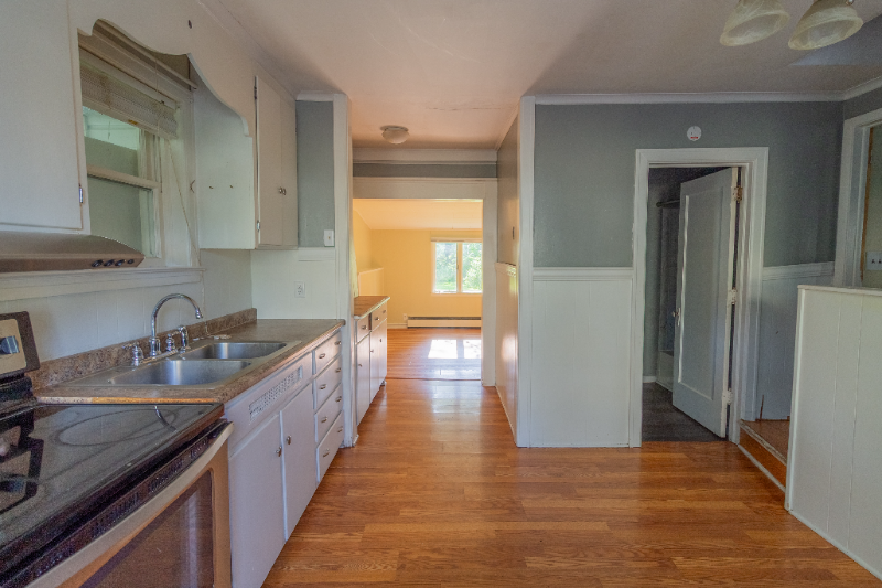 706 1/2 Nash Rd - Photo 2 of 15