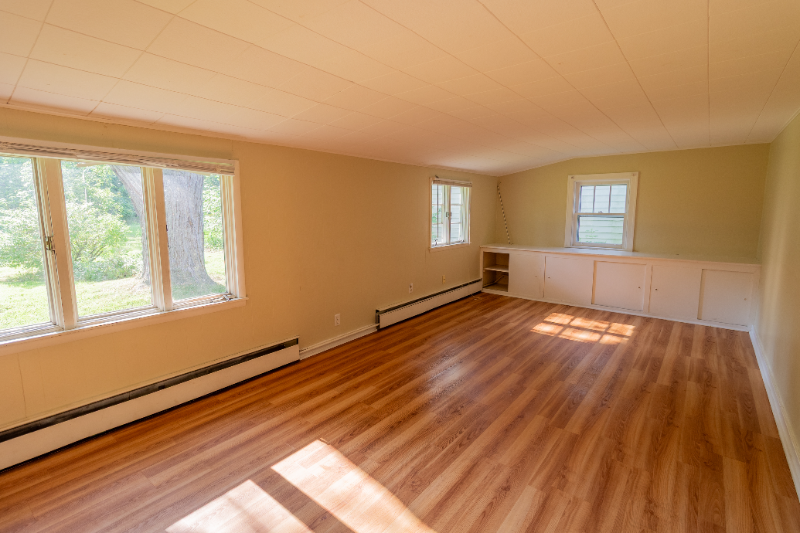 706 1/2 Nash Rd - Photo 4 of 15