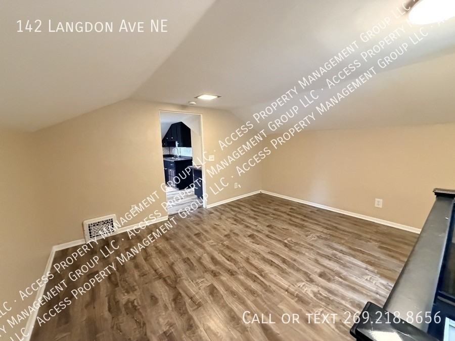 142 Langdon Ave Ne - Photo 2 of 20
