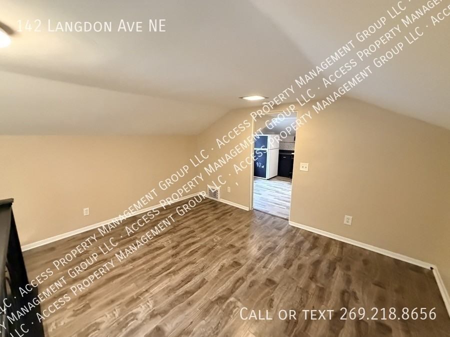 142 Langdon Ave Ne - Photo 3 of 20