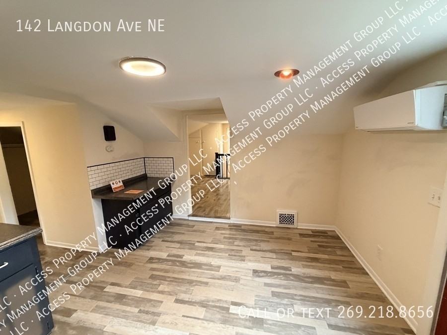 142 Langdon Ave Ne - Photo 7 of 20