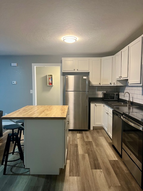 2122 10th Ave #C - Photo 4 of 14