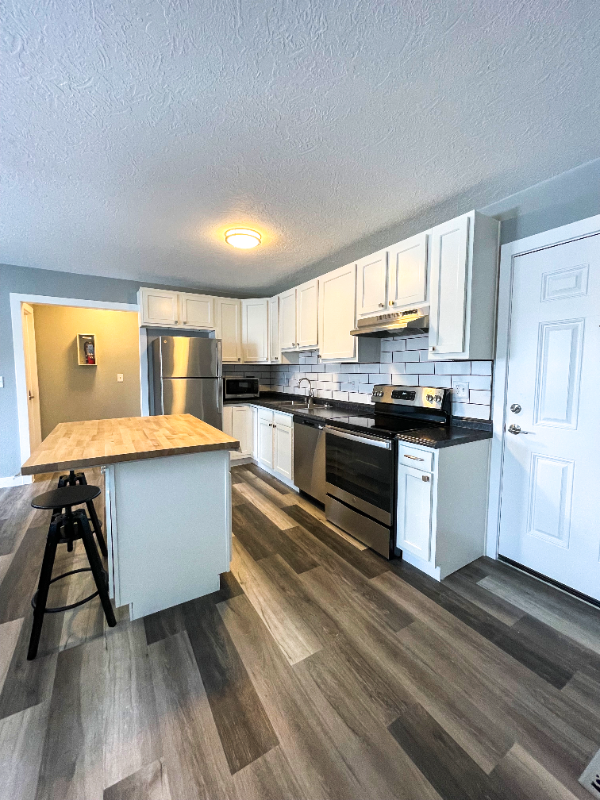 2122 10th Ave #C - Photo 5 of 14