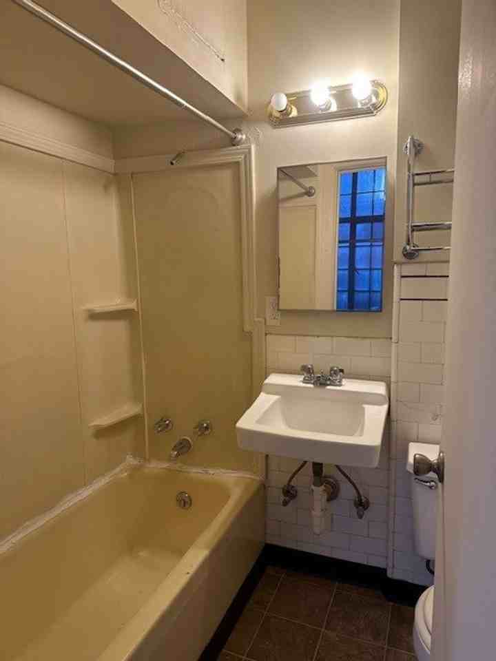 213 N 2nd St #A3 - Photo 6 of 7