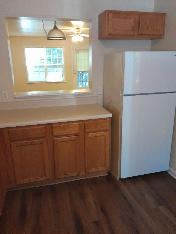 2820 Ashe St - Photo 2 of 12