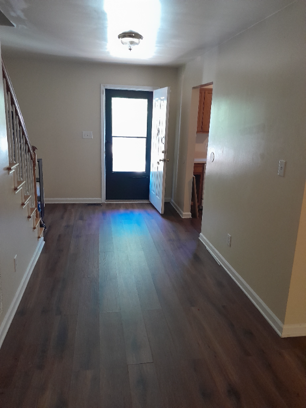 2820 Ashe St - Photo 4 of 12