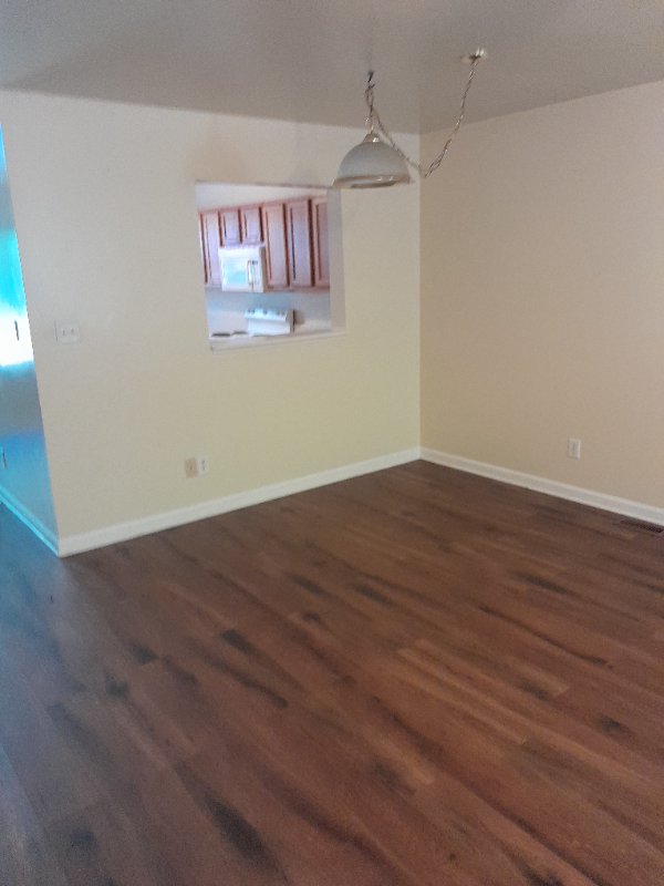 2820 Ashe St - Photo 6 of 12